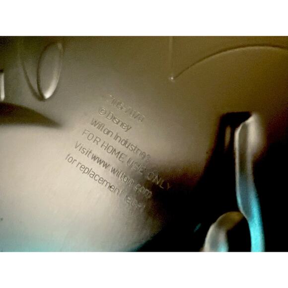 New Disney Mickey Mouse Face Silver Cake Pan - Picture 6 of 6